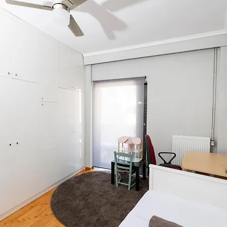 Four Reasons Apts Ntepo Salonicco