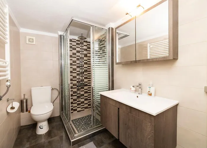 Four Reasons Apts Ntepo شقة سالونيك